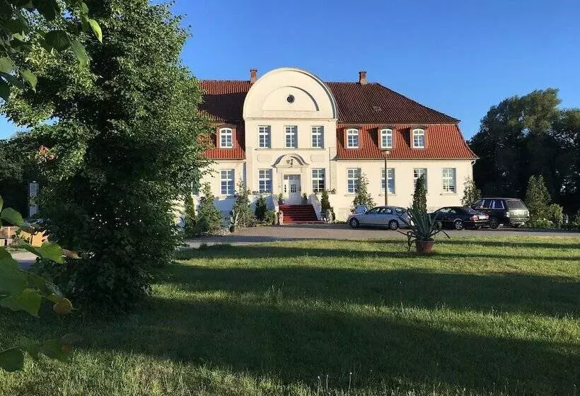 Hotelli Jagdschloss Lalendorf