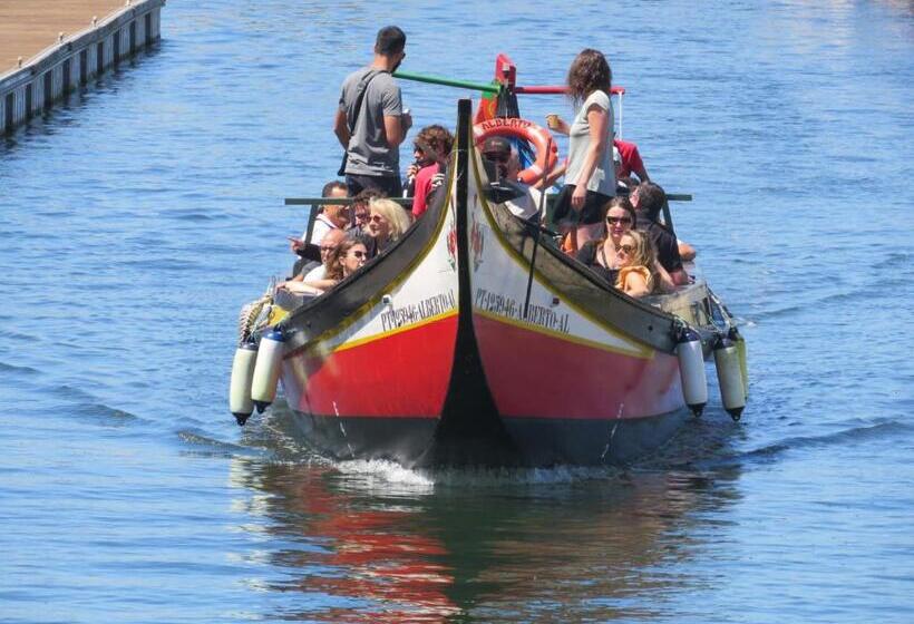 بنسيون Aveiro House