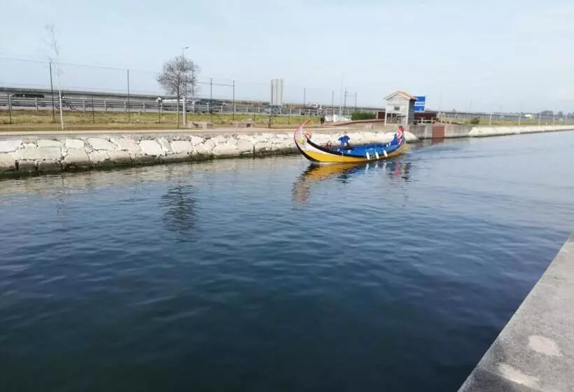 پانسیون Aveiro House