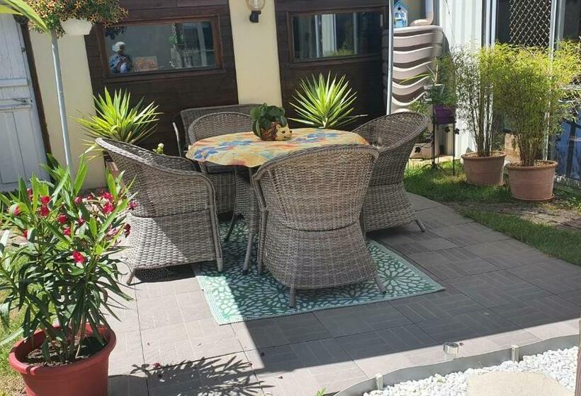 تختخواب و صبحانه Maison De Ville