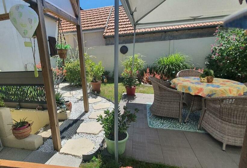 تختخواب و صبحانه Maison De Ville