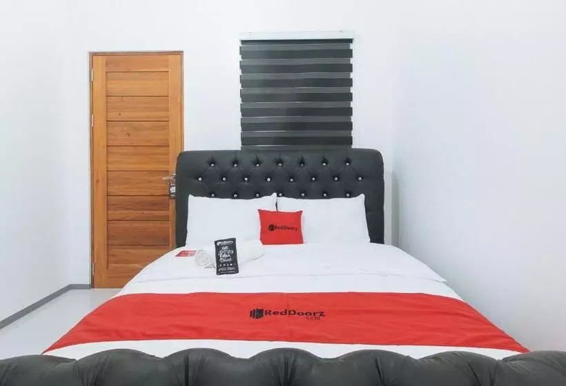 Hotelli Reddoorz @ St. Catherine Residences Olongapo City