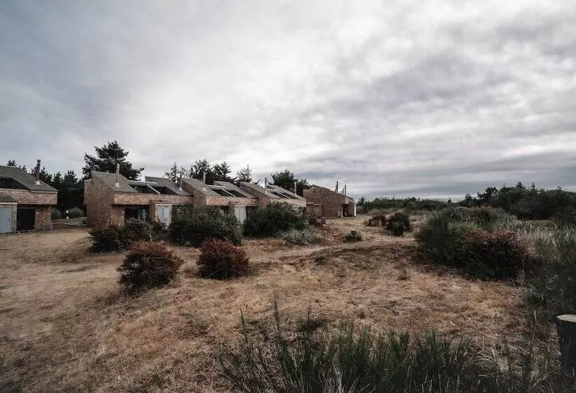 Hotelli Surfcrest Resort