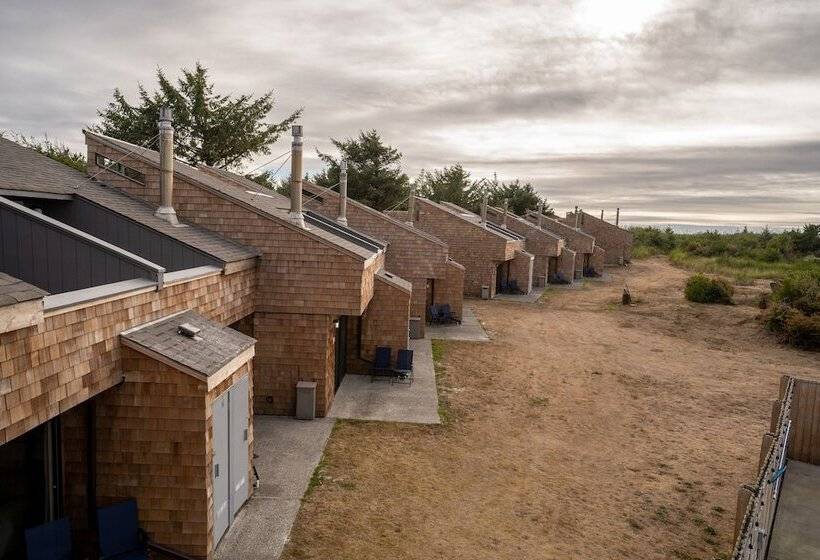 ホテル Surfcrest Resort