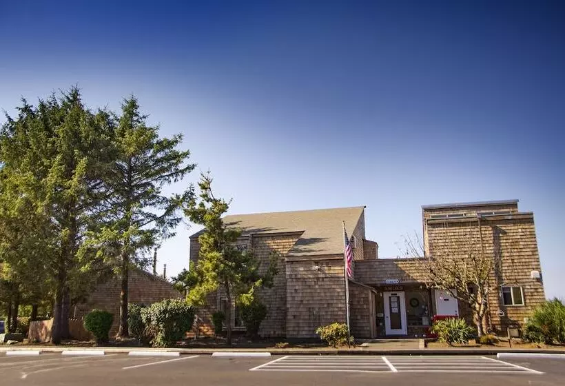 Hotelli Surfcrest Resort