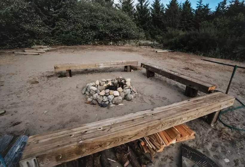 Hotelli Surfcrest Resort