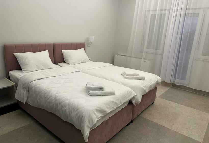 تختخواب و صبحانه Cataleya