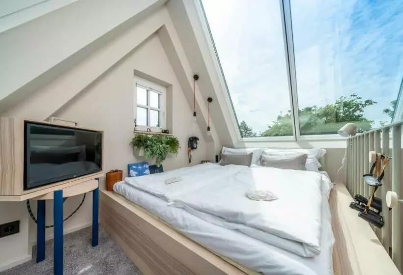 Hotelli Deluxe Trafo Haus