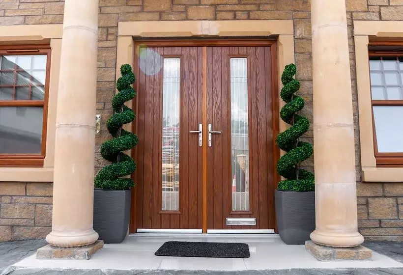 Majatalo St Martins House Apartments