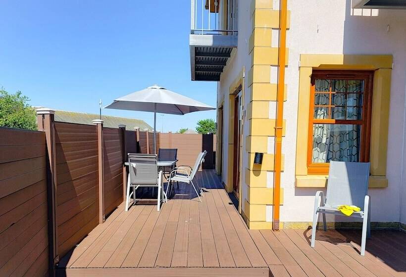 펜션 St Martins House Apartments