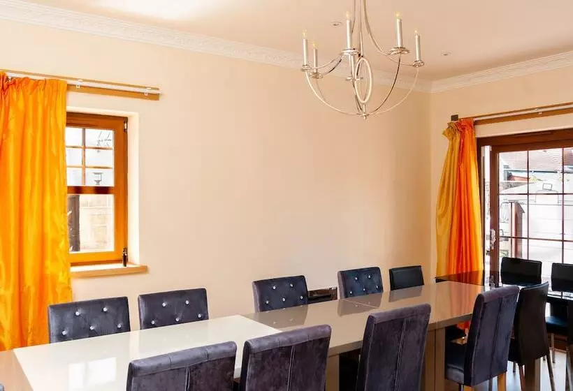 Majatalo St Martins House Apartments