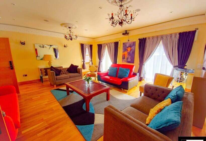 펜션 St Martins House Apartments