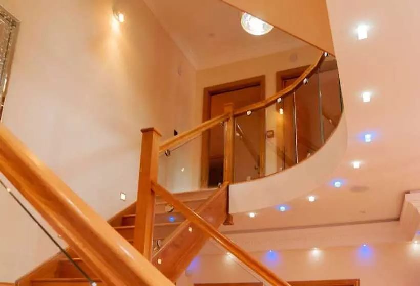 Majatalo St Martins House Apartments