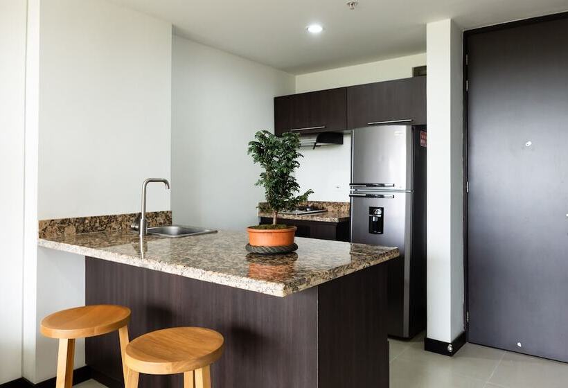 Apartasuite A 3 Min Del Aeropuerto Jmc