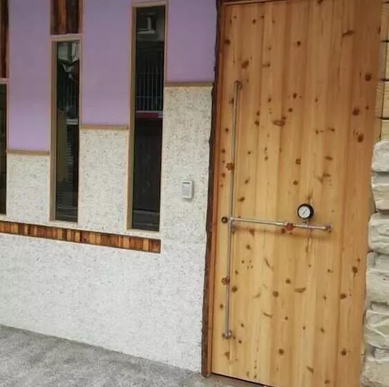 پانسیون Little Happy Hostel
