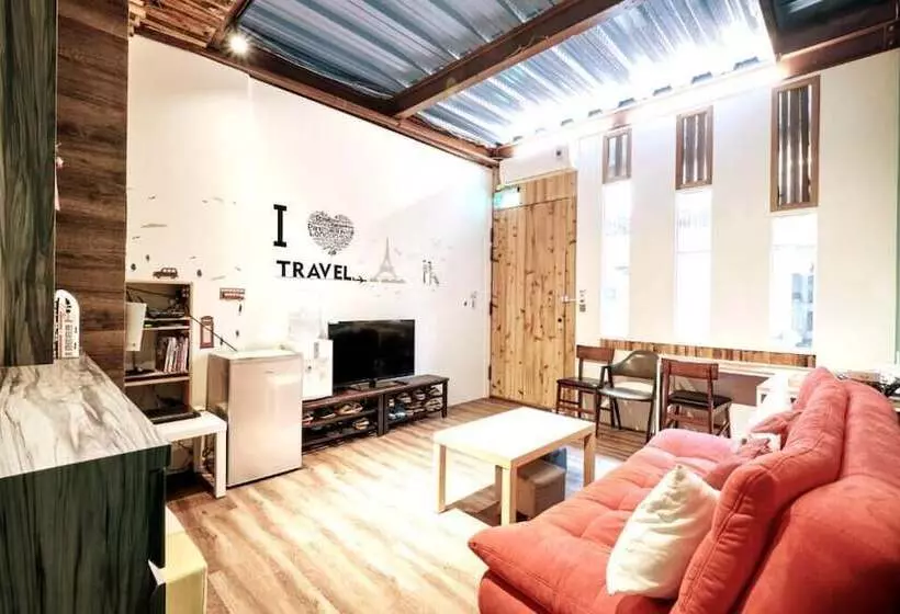 پانسیون Little Happy Hostel