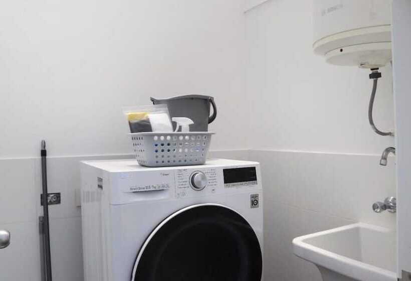 Black By Wynwood House