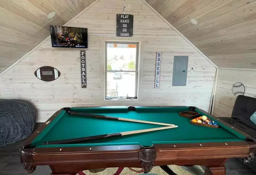 Top Of The Line Treehouse Near Helen, Georgia