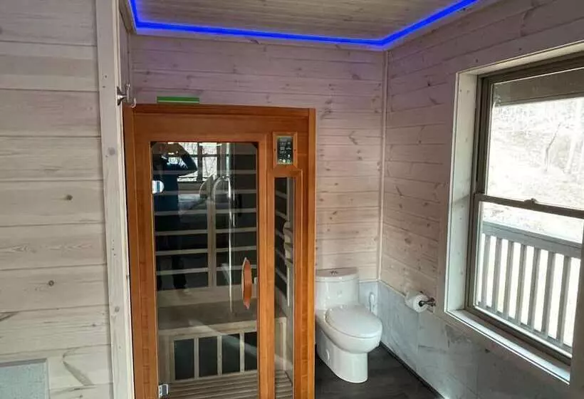 Top Of The Line Treehouse Near Helen, Georgia