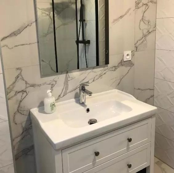 Sainte Cécile 6 / Studio Elégant Et Central