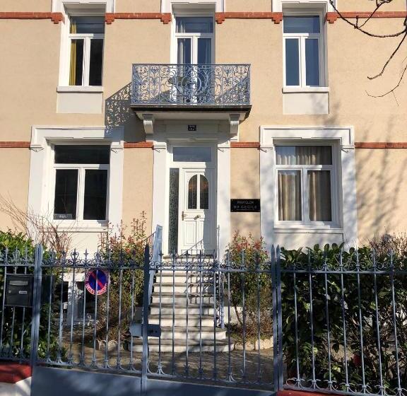 Sainte Cécile 6 / Studio Elégant Et Central