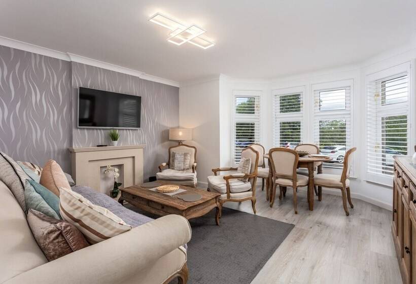 9a Millbrae   Donnini Apartments