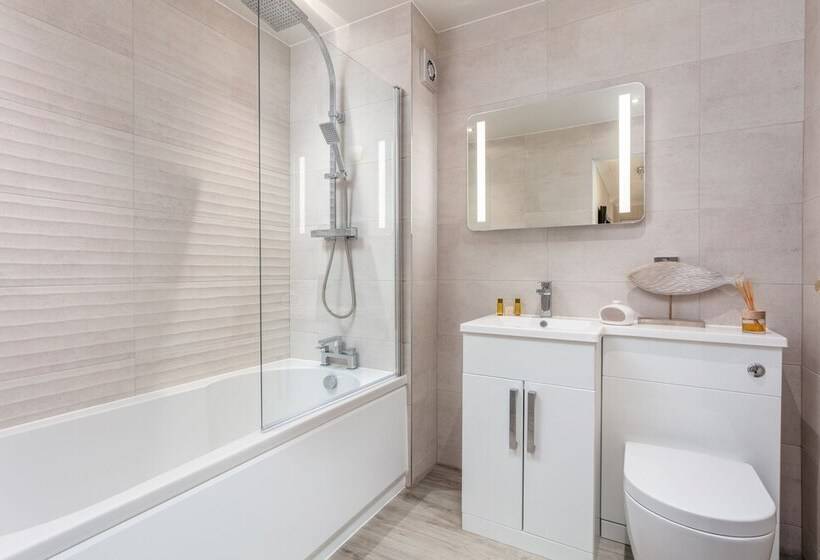 9a Millbrae   Donnini Apartments