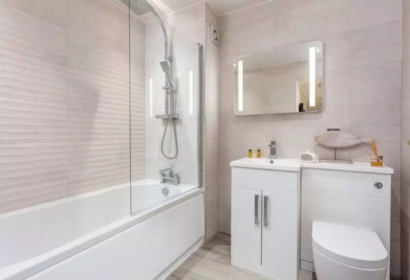 9a Millbrae   Donnini Apartments