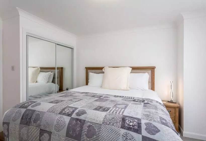 9a Millbrae   Donnini Apartments