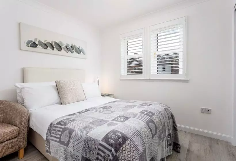 9a Millbrae   Donnini Apartments