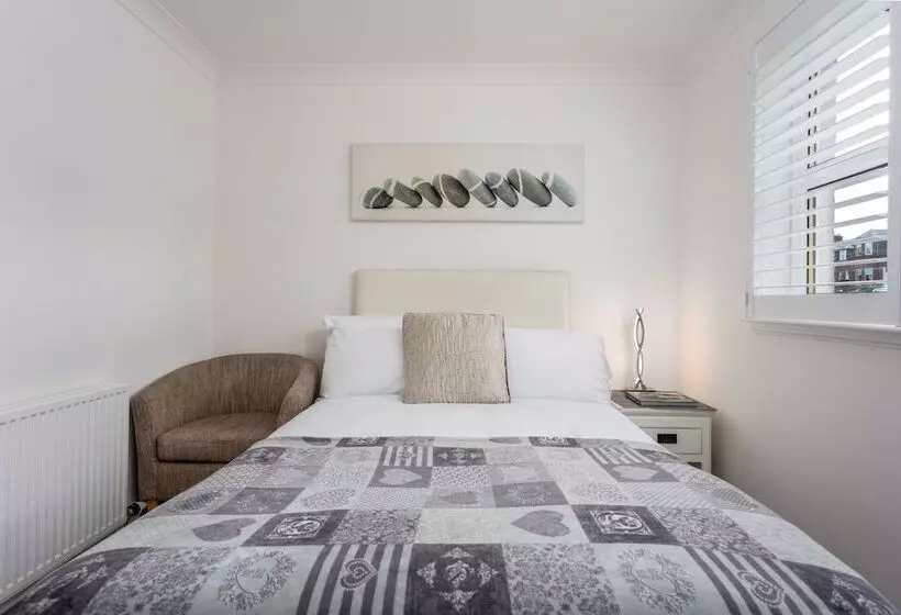 9a Millbrae   Donnini Apartments