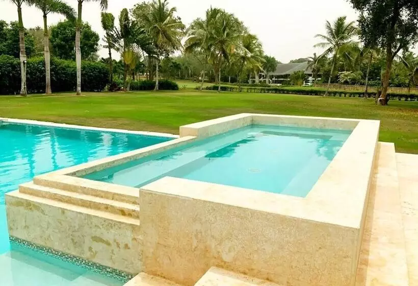 Srvittinivillas Brroe 27/  Resorts Villas/ Espacius   Modern Great