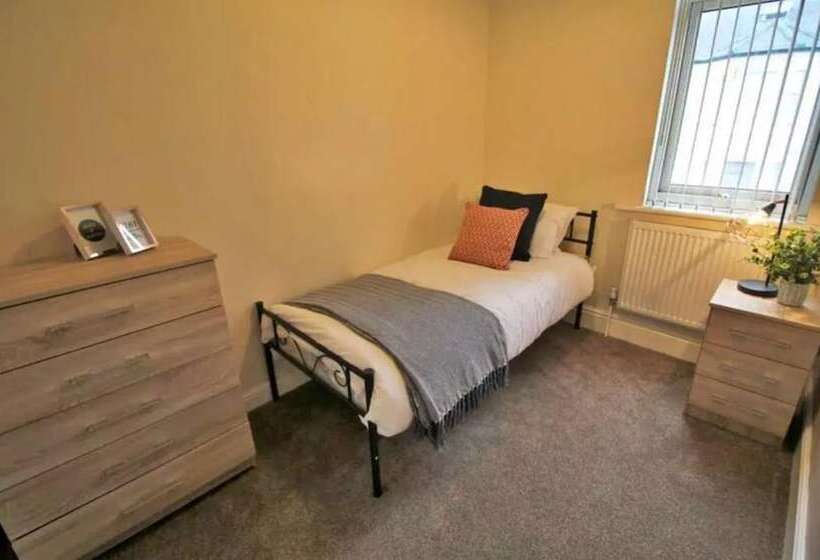 بنسيون Comfy Rooms In Coventry