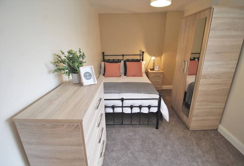 بنسيون Comfy Rooms In Coventry