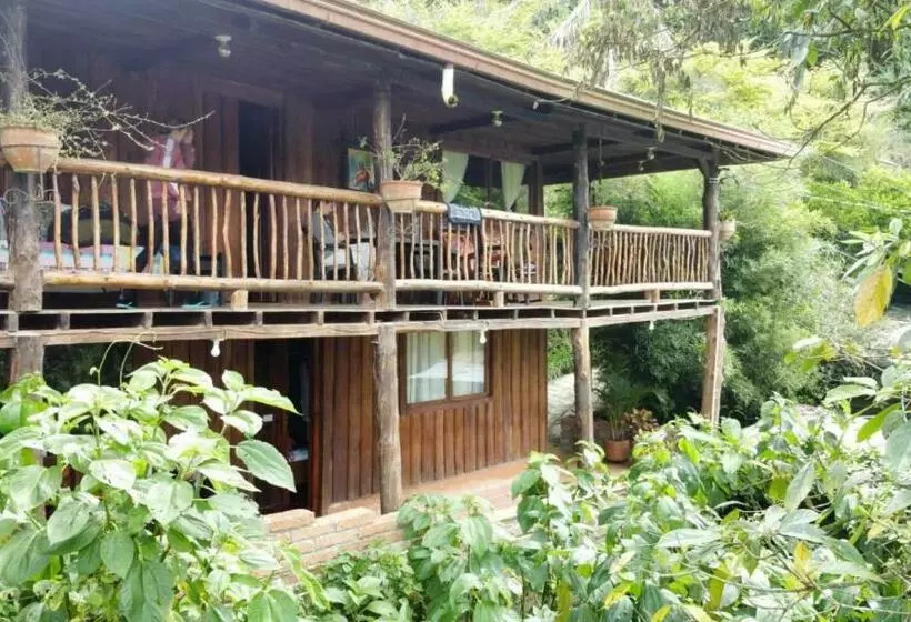 ユースホステル Hostal Y Cabañas Los Juanes