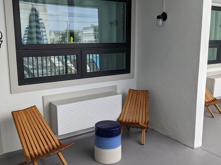 هاستل Seaport Inn