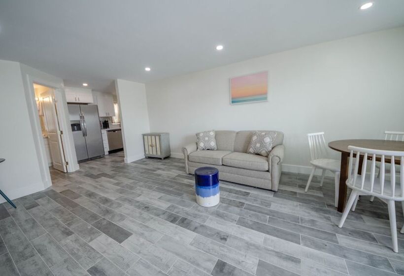 هاستل Seaport Inn