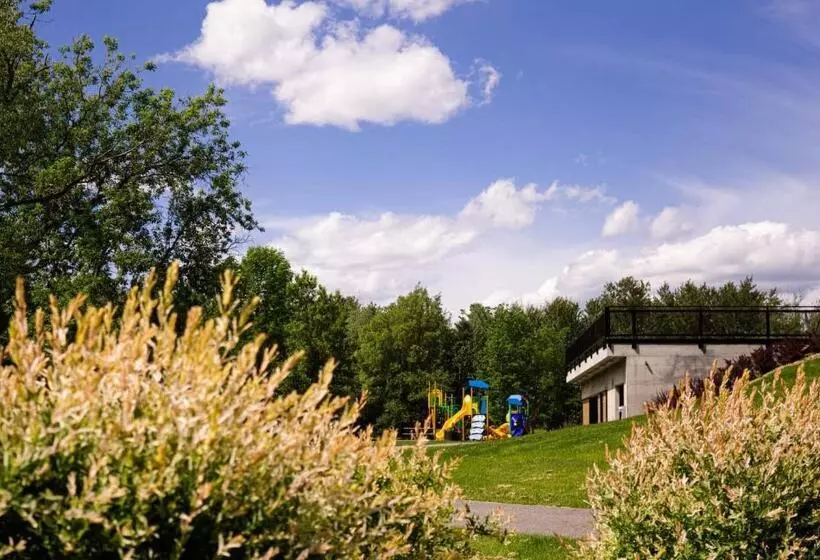 Condo Hotel Au Pied Du Mont Orford