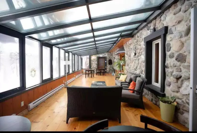 Condo Hotel Au Pied Du Mont Orford