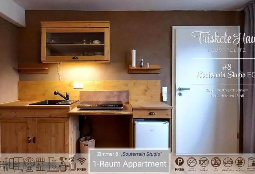 Hotelli Triskele Haus   ökologisches Gästehaus Der Heilstätte Strelitz