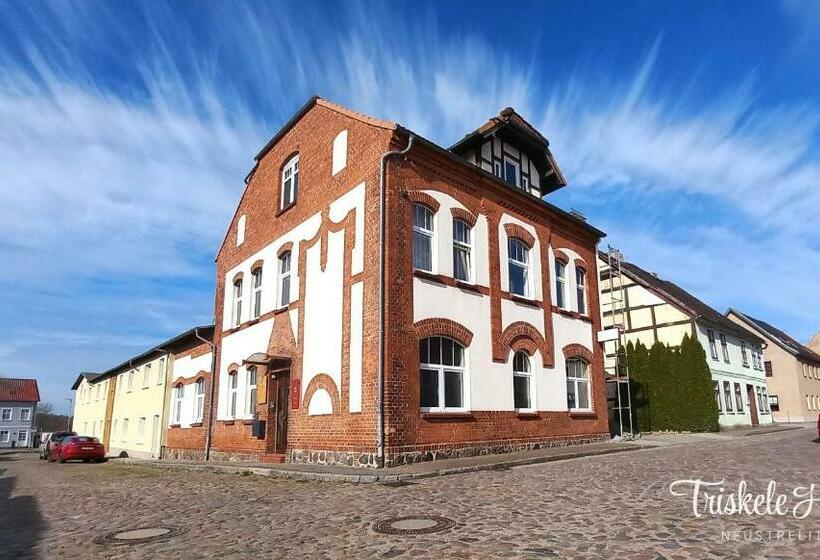 酒店 Triskele Haus   ökologisches Gästehaus Der Heilstätte Strelitz