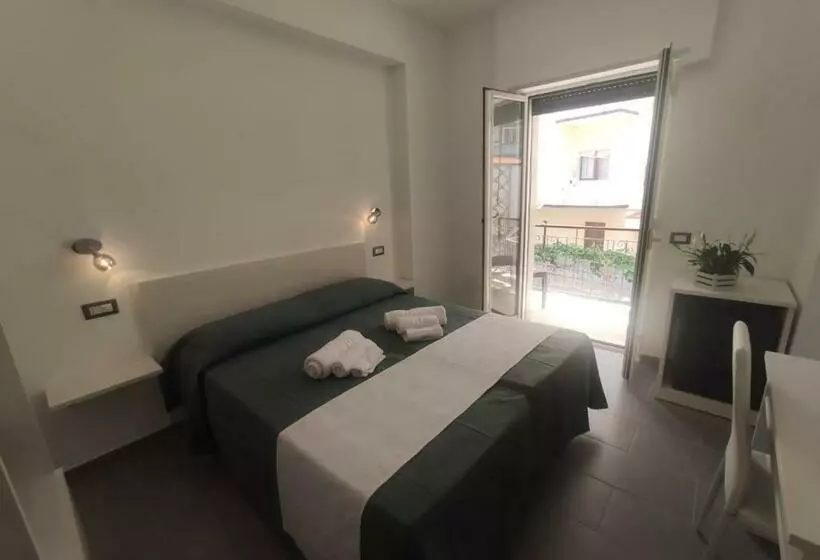 ペンション Ninfea Tropea City Rooms