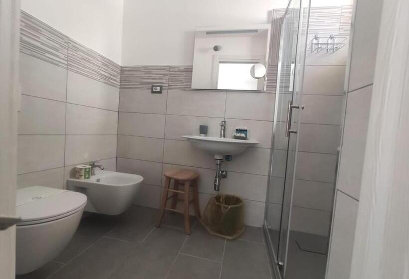 ペンション Ninfea Tropea City Rooms