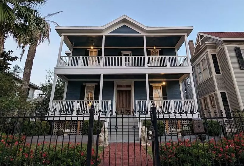 ユースホステル The 1890 Freeman House