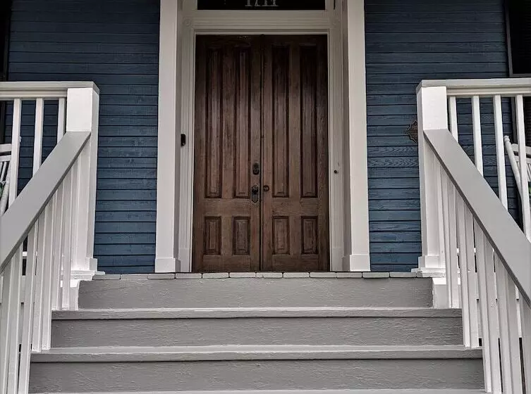 ユースホステル The 1890 Freeman House