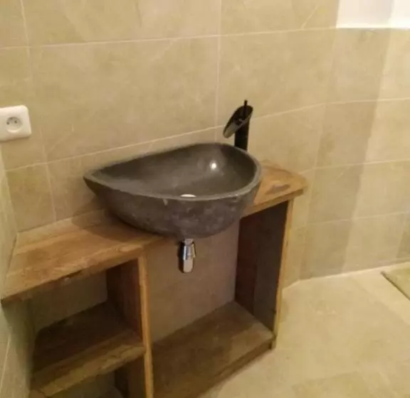 ベッドアンドブレックファースト La Tanière