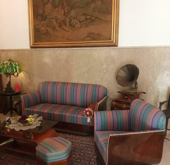 بنسيون Ada Rooms