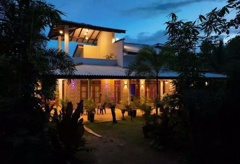 Majatalo Nature World Udawalawe