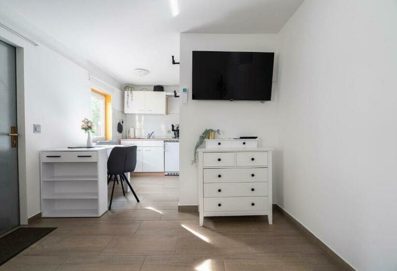 Tiny House Direkt Am See Mit Grillecke