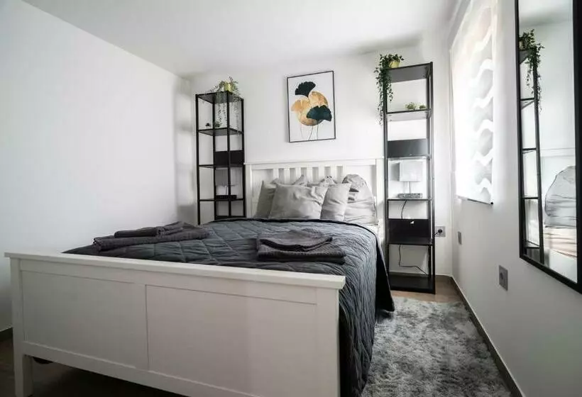 Tiny House Direkt Am See Mit Grillecke